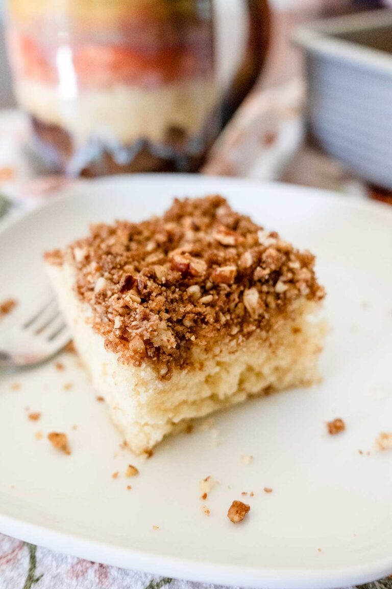 Old-Fashioned Cinnamon Streusel Coffee Cake