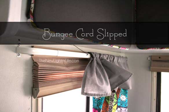 bungee-cord-slipped-curtain