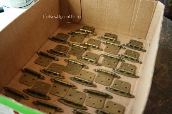 hinges-before-spray-painting