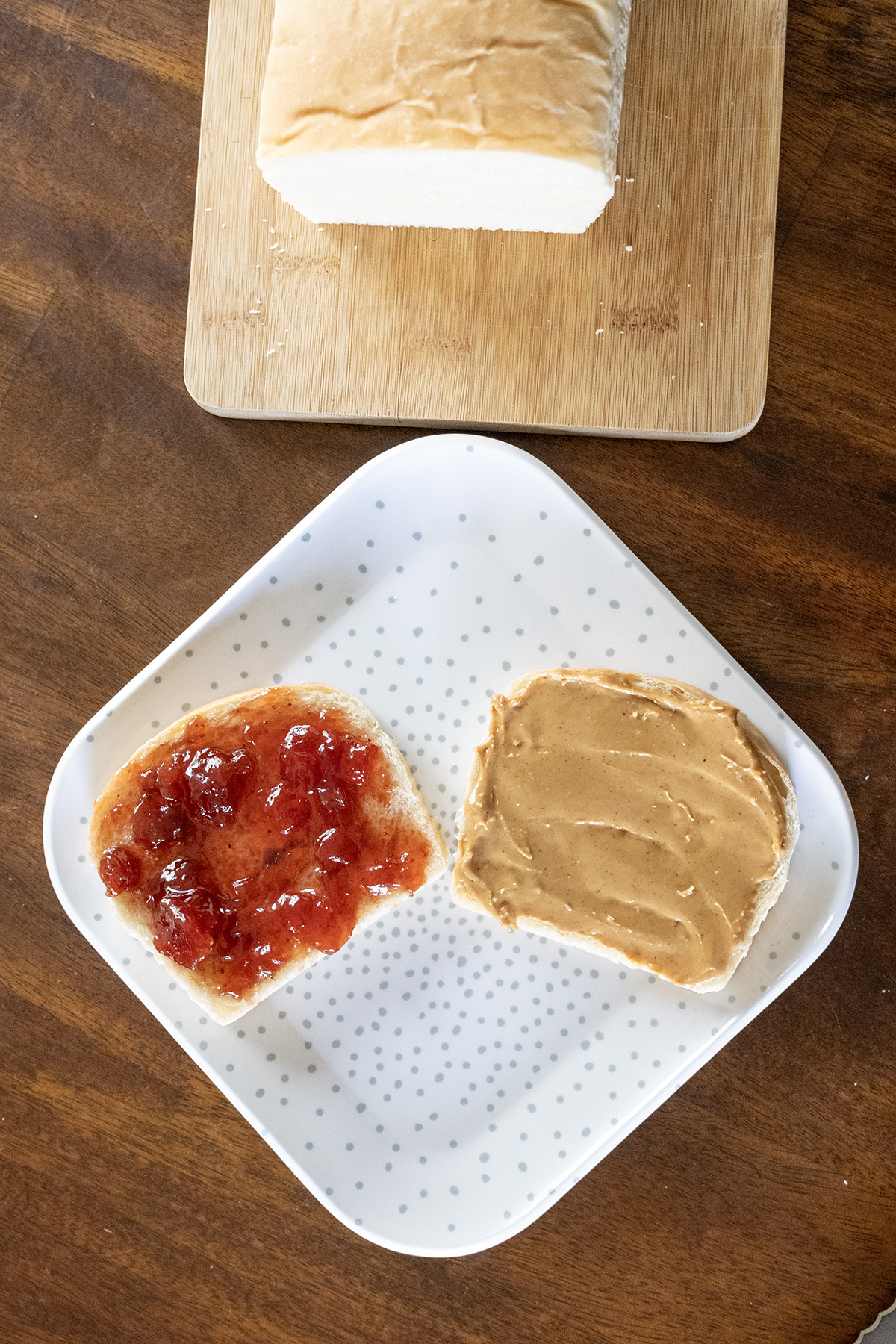 pb&j on sandwich bread